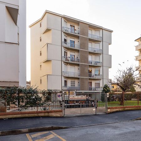 Pisa Quiet And Bright Flats With Balcony Daire Dış mekan fotoğraf