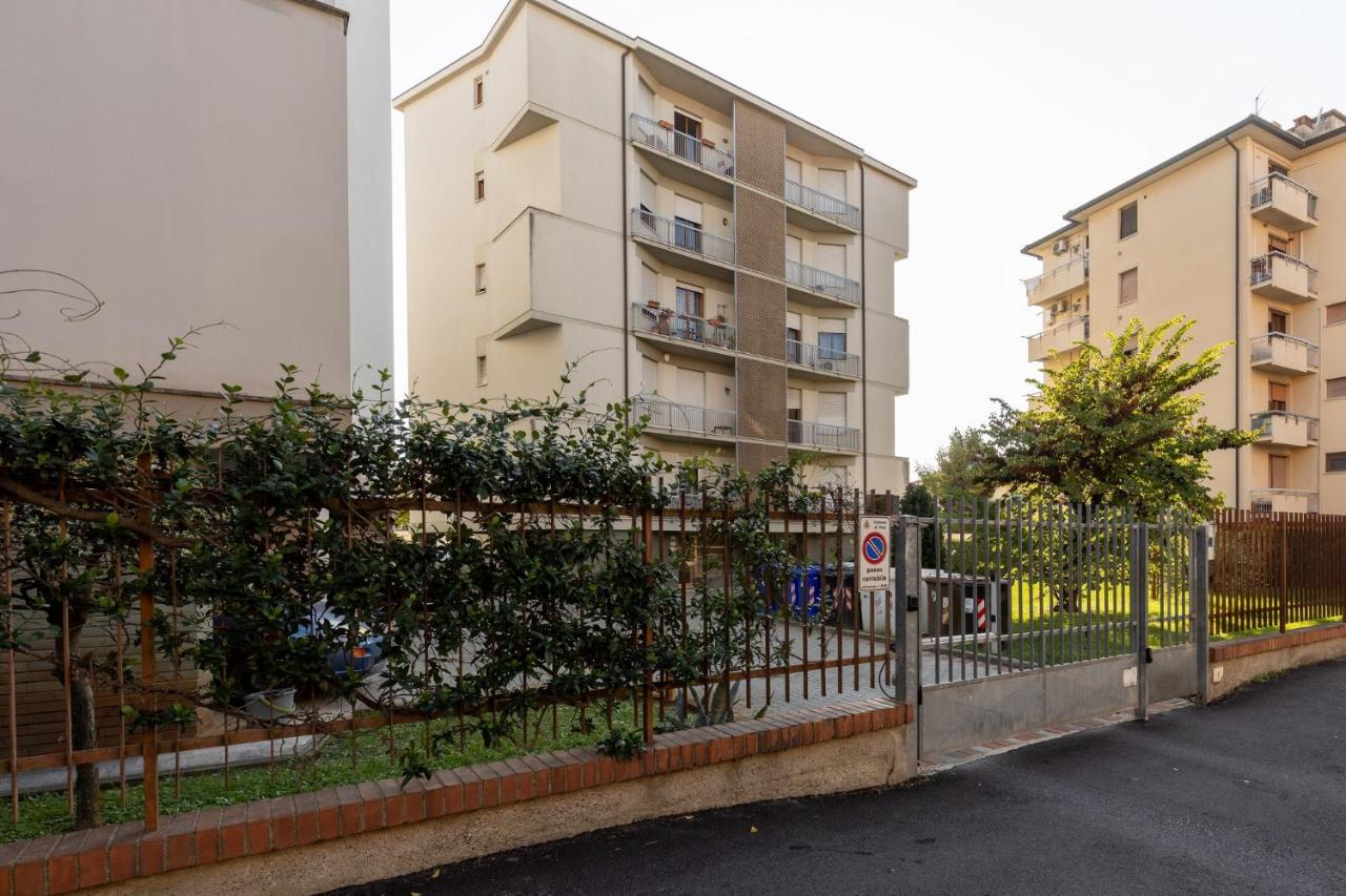 Pisa Quiet And Bright Flats With Balcony Daire Dış mekan fotoğraf