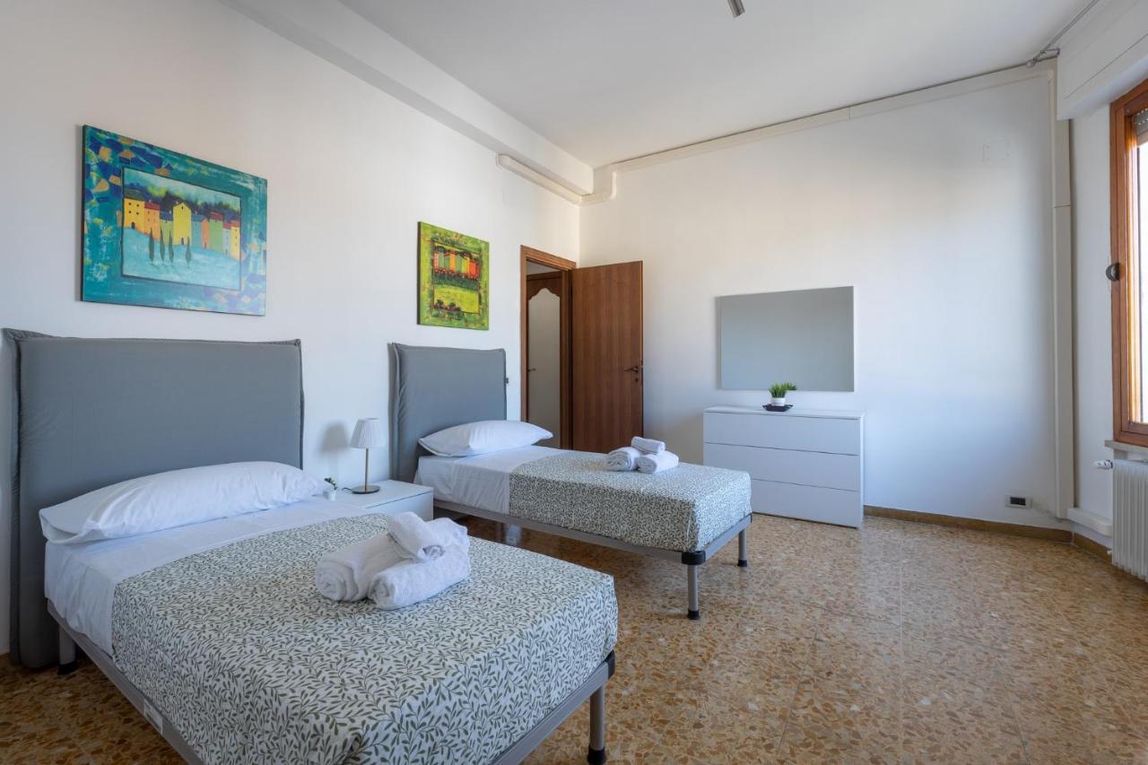 Pisa Quiet And Bright Flats With Balcony Daire Dış mekan fotoğraf